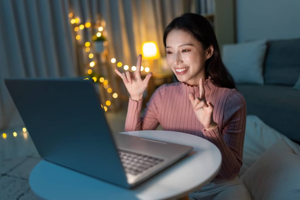 girl on laptop